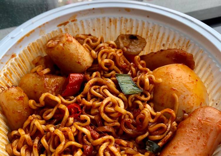 Resep Home(office)made Rabboki (Ramen Tteok-bokki) feat. UFO Ramen Anti Gagal