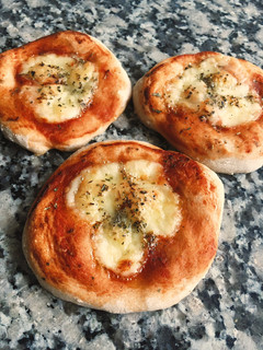 Una foto de Pizzas y pizzetas de masa madre