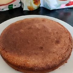 A picture of Keto sponge cake.