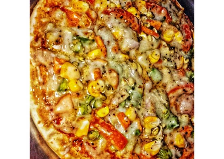 Recipe of Any-night-of-the-week Veg tawa pizza