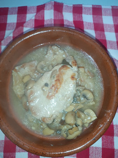 Una foto de Cazuela de Lomo con champiñones a la cerveza
