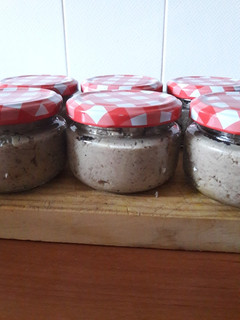 Una foto de Paté de perdiz y castañas asadas