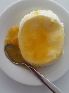 Φωτογραφία της συνταγής Pannacotta (πανακότα)με γιαούρτι και σάλτσα  μαρμελάδα βερίκοκο by Akis.