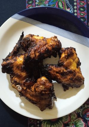 Una foto de Alitas con salsa barbacoa casera