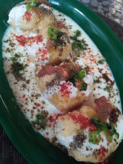 दही भल्ले (Dahi bhalle recipe in hindi) रेसिपी मुख्य फोटो