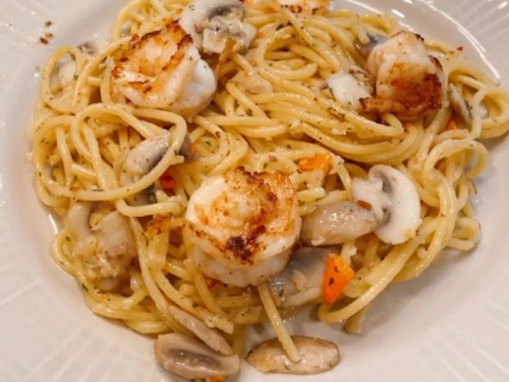 Resep Spaghetti Aglio e Olio with Butter Prawn yang Bikin Ngiler