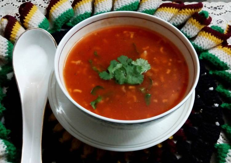 Delicious Tomato Basil Noodle Soup