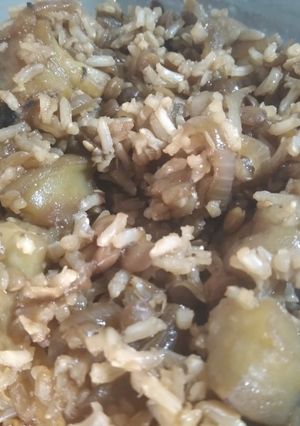 Una foto de Arroz integral con lo que tenía en la heladera