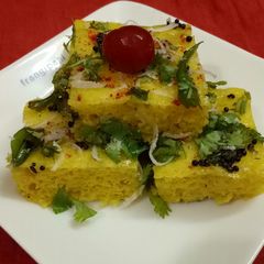 A picture of Khaman dhokla.