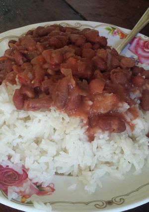 A picture of Rice & beans.