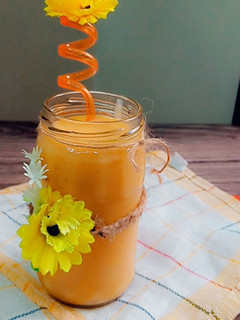 A picture of Mango juice.