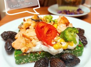Foto resep Salmon Toast Bread With Candied Olives