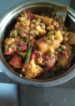 মটর পনির কষা (matar paneer kosha recipe in Bengali) রেসিপির প্রধান ছবি