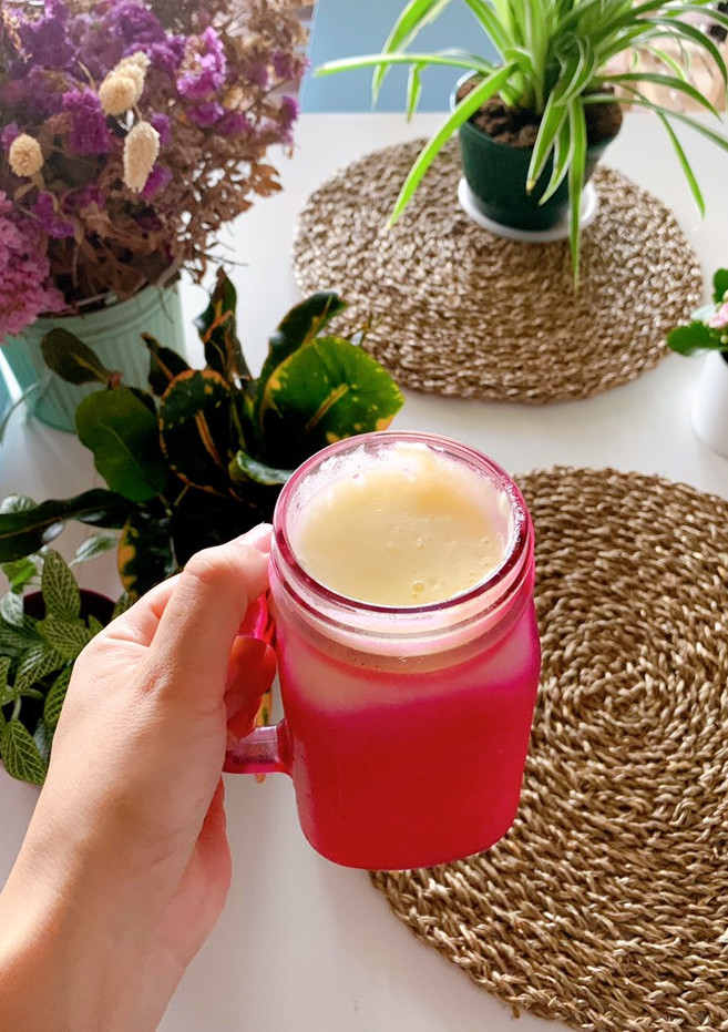 Una foto de Smoothie de piña y uva