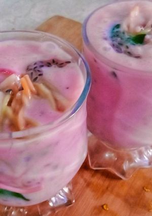 A picture of Milk falooda drink.