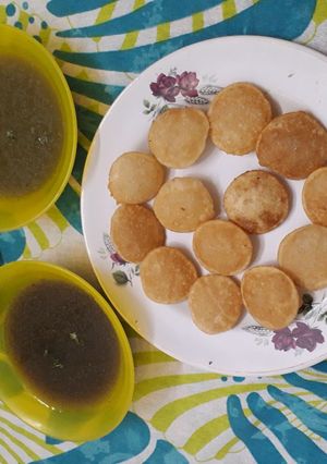A picture of Pani puri.