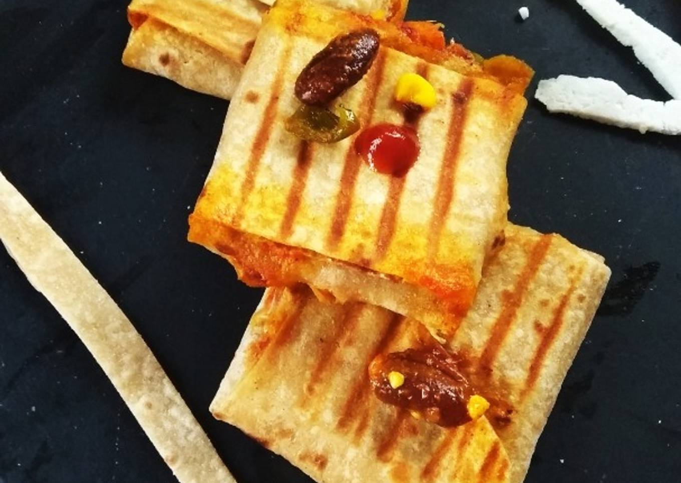 Grill rajma paneer pocket