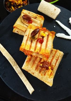 A picture of Grill rajma paneer pocket.