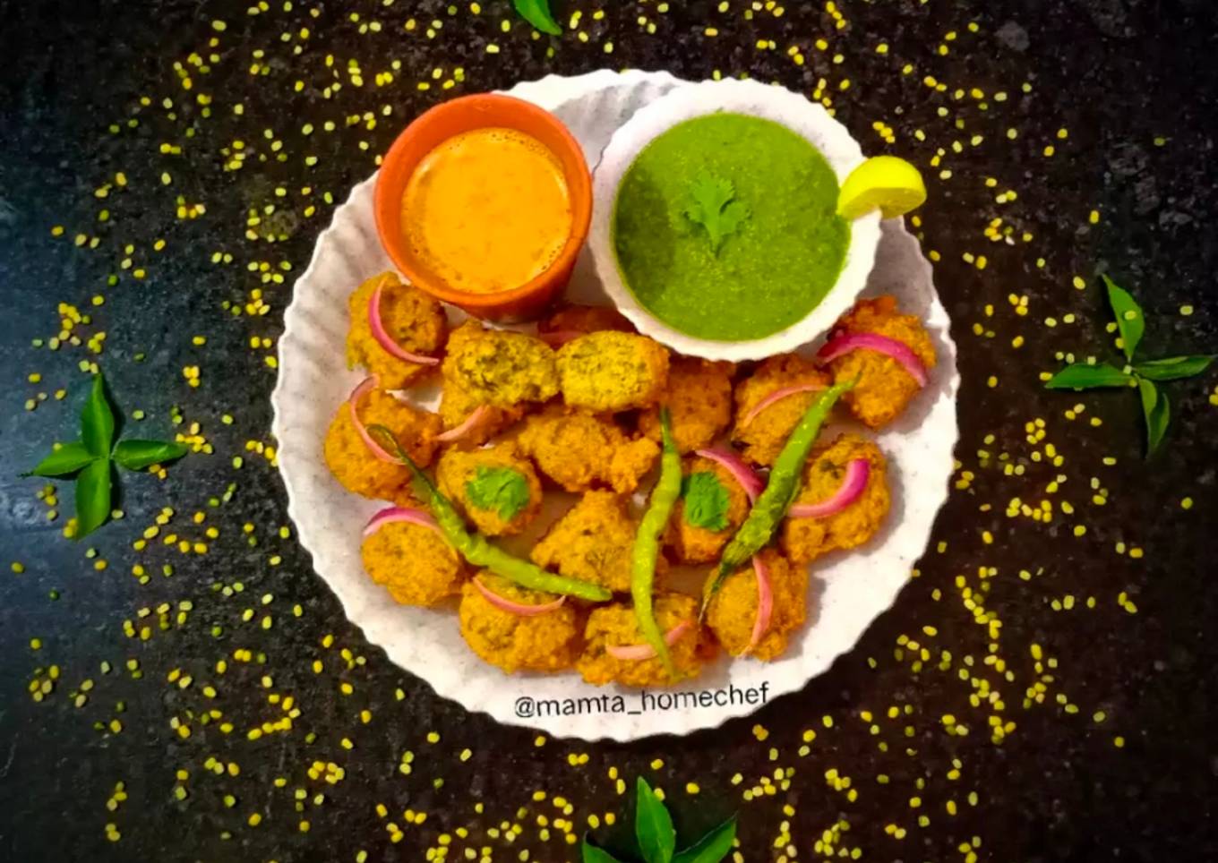 Masala Dalwada with Chutney