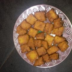 A picture of Aloo besan snacks.
