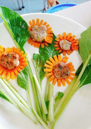 Hình của món Hoa đồng tiền bằng thịt.