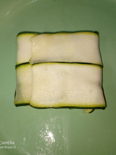 Una foto de Raviolis de calabacín, rellenos de frutos del mar 😜