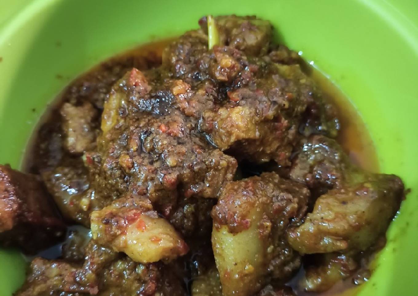 Rendang babi tanpa kelapa parut