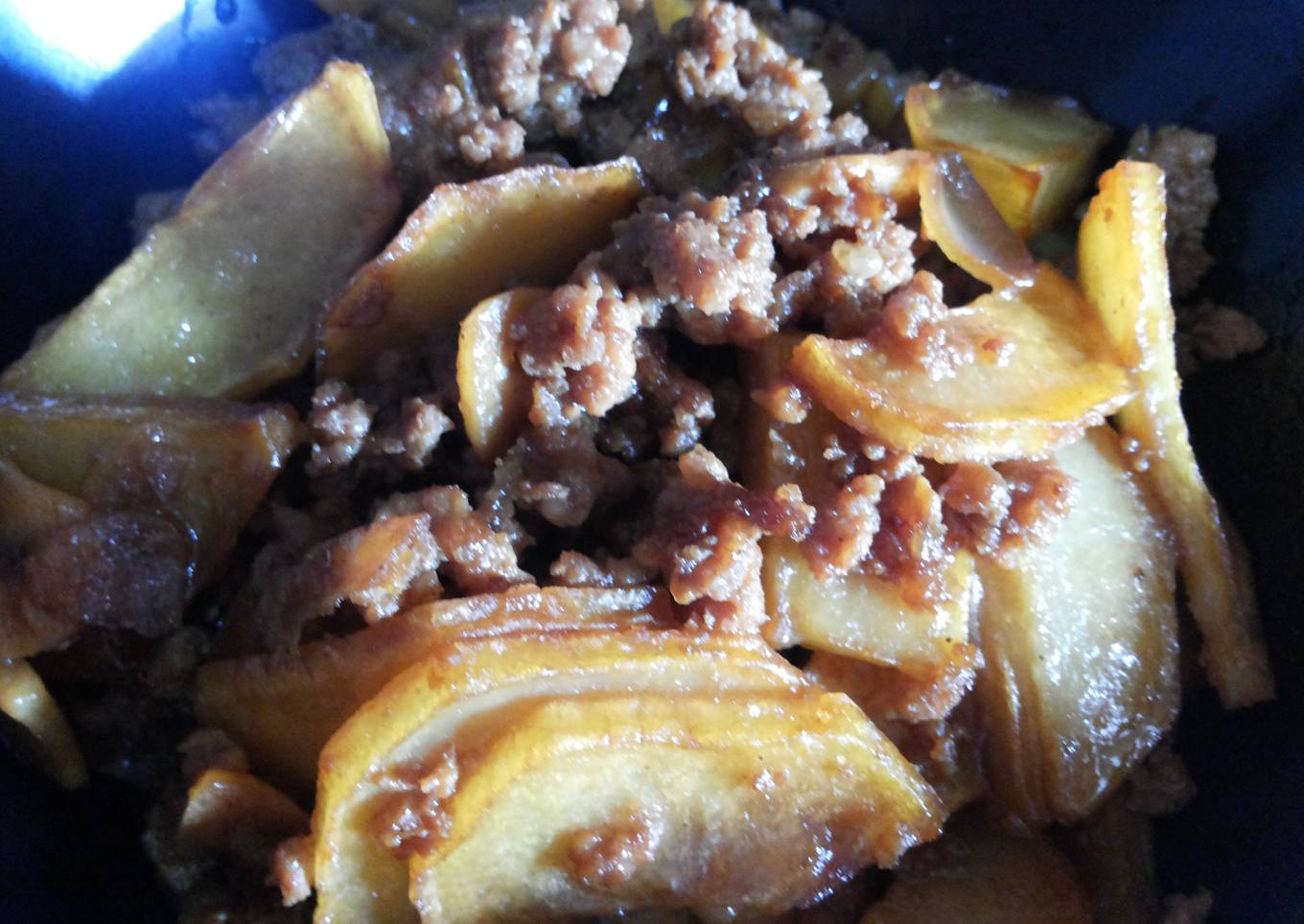 Babi cincang + kentang masak kecap