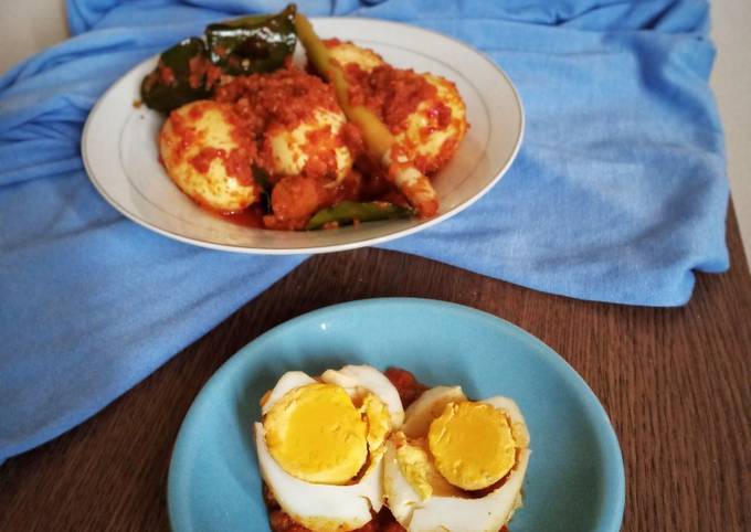 Telur Bumbu Bali (Egg in Balinese Sauce)