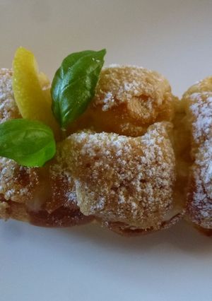 Une photo de Eclair au citron-basilic