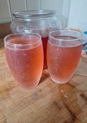 Une photo de Limonade fraise Hibiscus