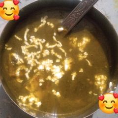 A picture of Paalak paneer.