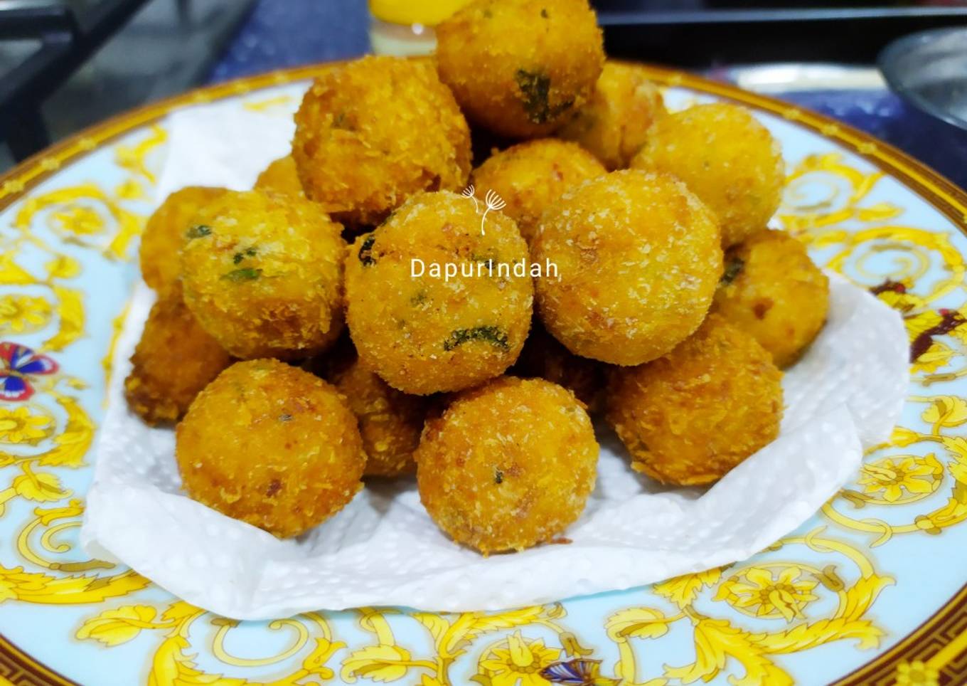 Loaded cheesy mashed potato balls