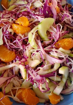 Una foto de Ensalada fresca de col