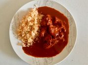 Una foto de pollo pibil