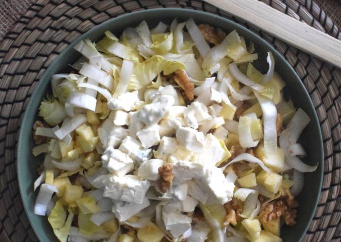 Recette Appétissante Salade d'endives pommes noix et mughetto