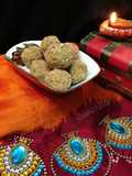 Sattu Alsi Meva Ke Laddoo