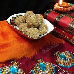 A picture of Sattu Alsi Meva Ke Laddoo.