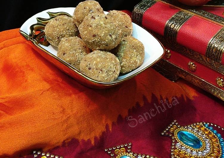 Sattu Alsi Meva Ke Laddoo