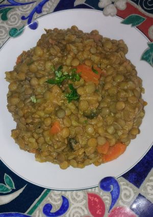 Una foto de Guiso de Lentejas con Carne y Longaniza o Chorizo