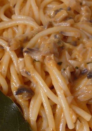 Una foto de Espagueti con salsa funghi
