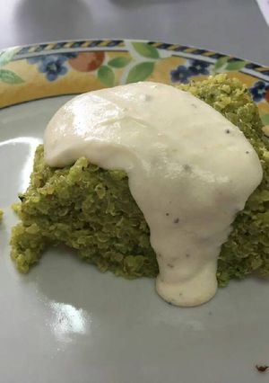 Una foto de Budín de quinoa y albahaca
