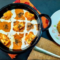 A picture of Paneer makhni.