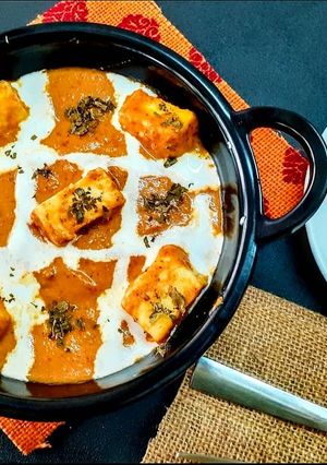 A picture of Paneer makhni.