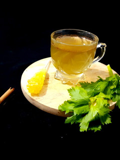 عکسی از دستور دمنوش کرفس و دارچین 👌🏻😍 دمنوش لاغری