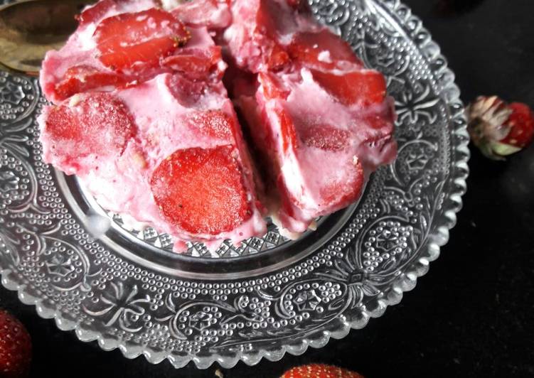 Steps to Prepare Super Quick Homemade Strawberry pretzel salad