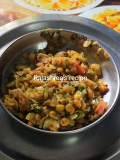 डाळ कोबी (Dal Kobi Recipe In Marathi) रेसिपी चे मुख्य फोटो 