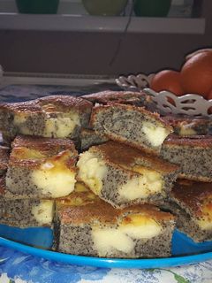 Mákos vanília pudingos bögrés süti recept fotója