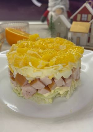 Фото Новорічний салат з куркою і апельсином🥗.