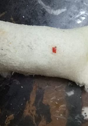 A picture of Bread pizza roll.